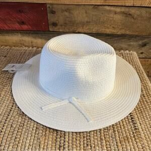 Time and Tru White Women's Hat